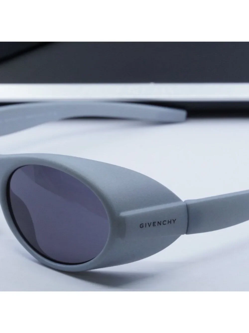 Exclusive Sale!! Givenchy GV40065I 20A Oval Sunglasses - Grey